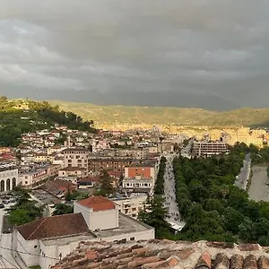 Aria Baci , Berat Albanien